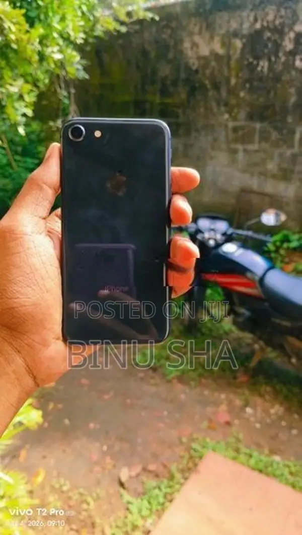 Apple iPhone 8 (Used)