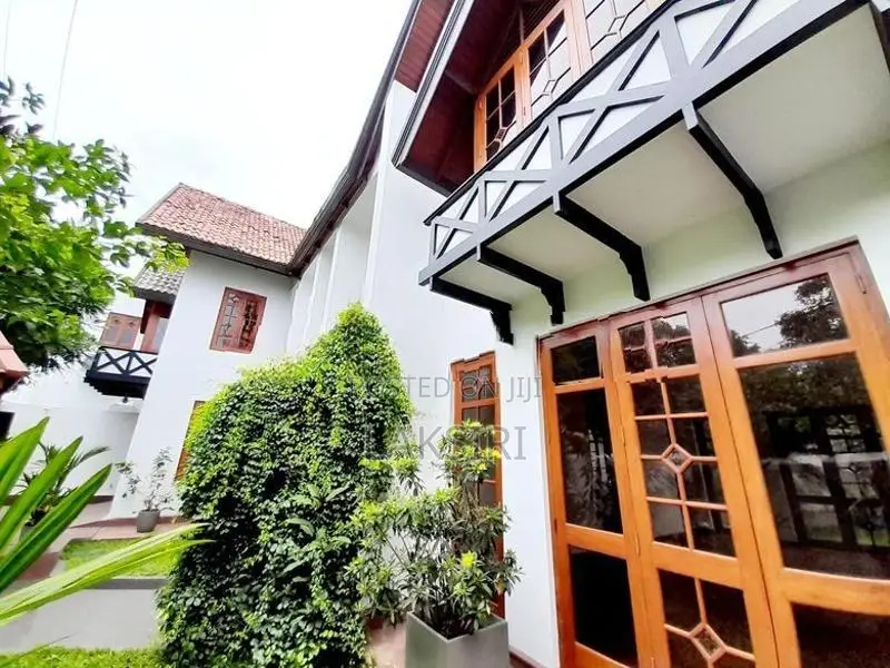 Super Luxury Modern House for Sale Nawala Koswatta