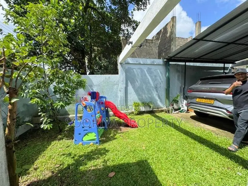 New House with Large Garden for Sale in Piliyandala