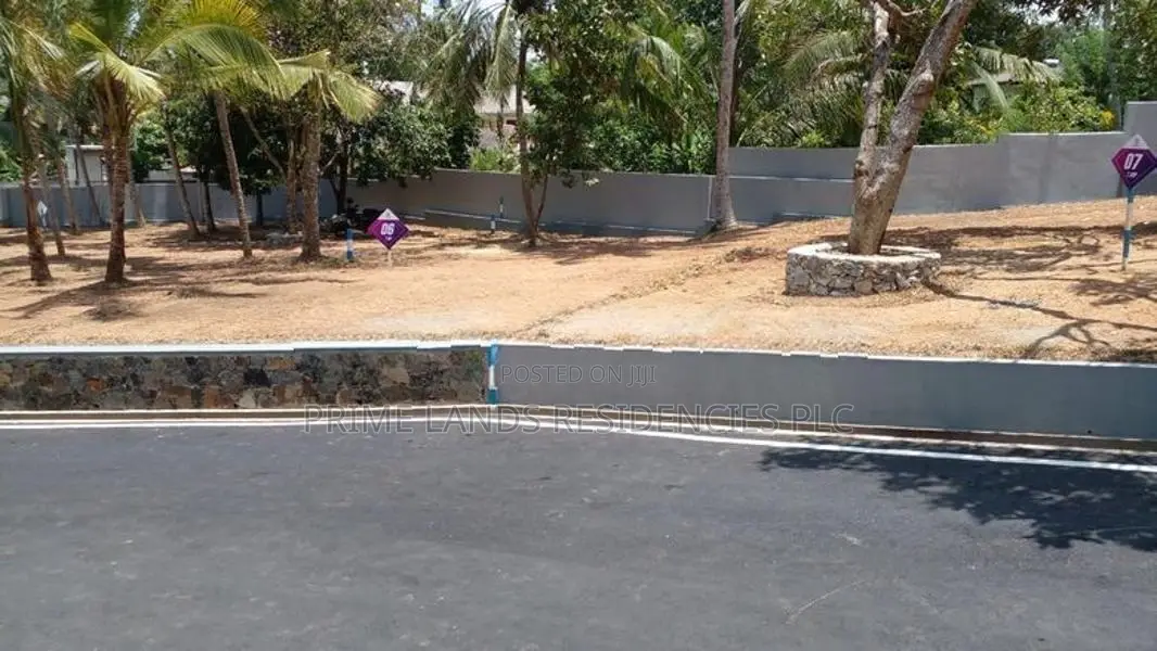 Land for Sale in Karapitiya