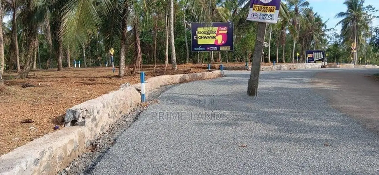Kahathuduwa Residential Land for Sale in Weniwelkola School Lane