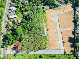 ` 122 ප්‍රධාන පාරට මුහුණලා කලුඅග්ගලින් වටිනා ඉඩමක්..