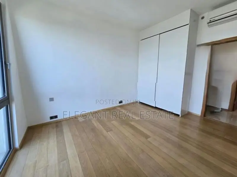 Altair - 03 Bedroom Unfurnished Apartment for Sale in Colombo 02 (A355