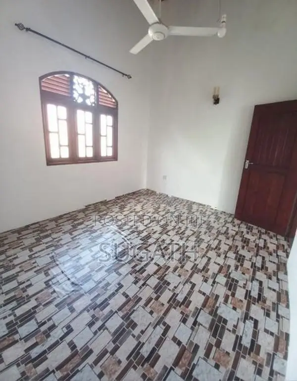 කොටිකාවත්තේ නිවසක උඩු මහල කුලියට දීමට