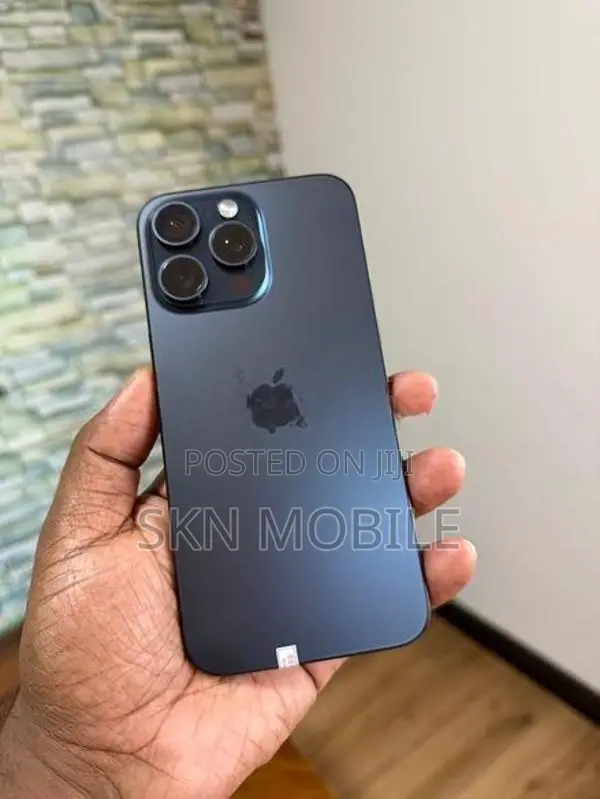 Apple iPhone 15 Pro Max 256GB (Used)