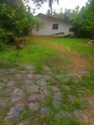 Land for Sale Meegoda Udagewattha