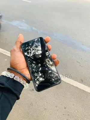 Apple iPhone 11 Pro Max (Used)
