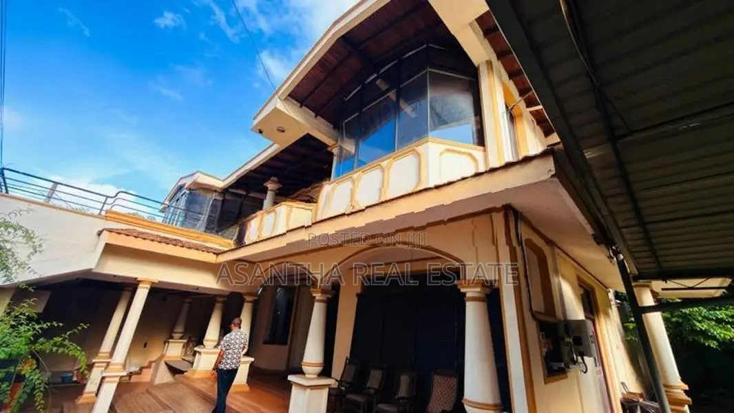 (AFA282) 02 Storey House with 27.4P Sale in Nawala