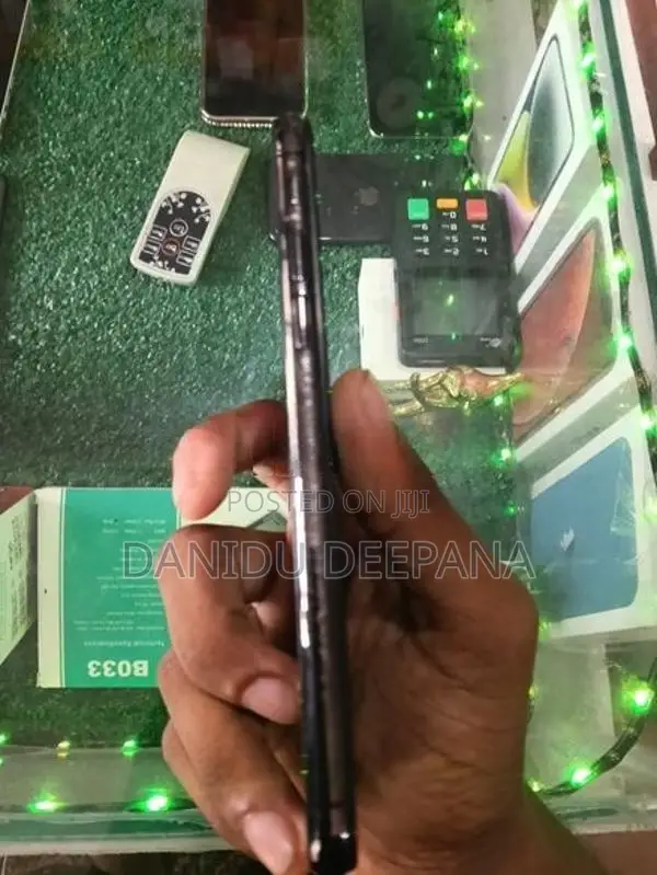 Apple iPhone X (Used)