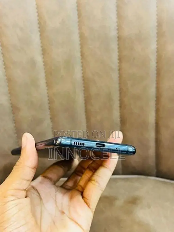 Samsung Galaxy S20FE 128GB (Used)