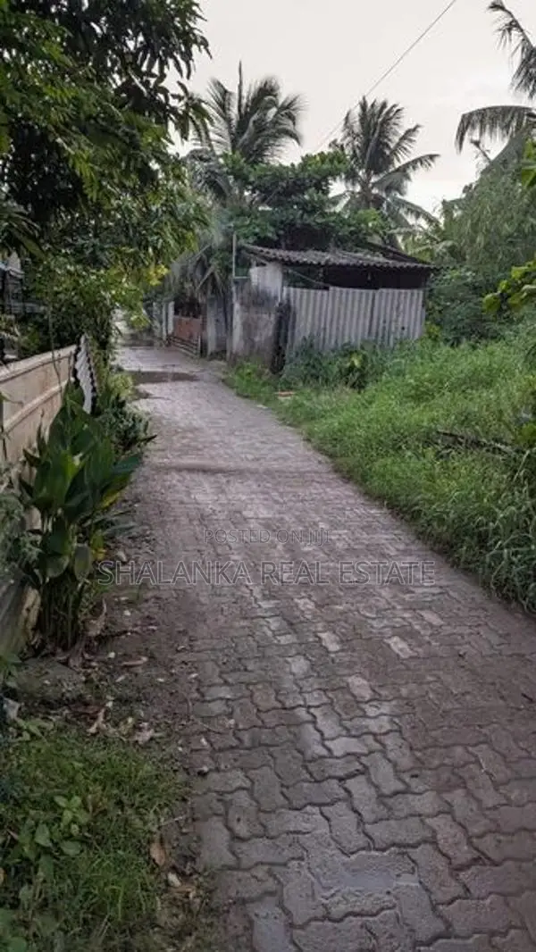 5.5 Perches Land for Sale – Galahagoda, Wattala