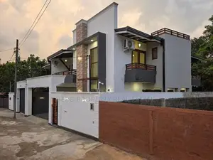 HAS202 - Luxury Quality Valuable House for Sale in Piliyandala