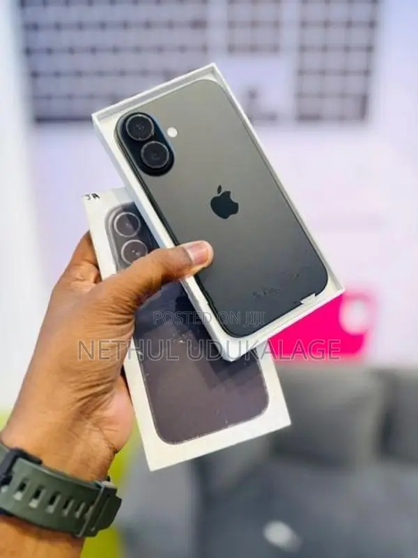 Apple iPhone 16 256GB (Used)