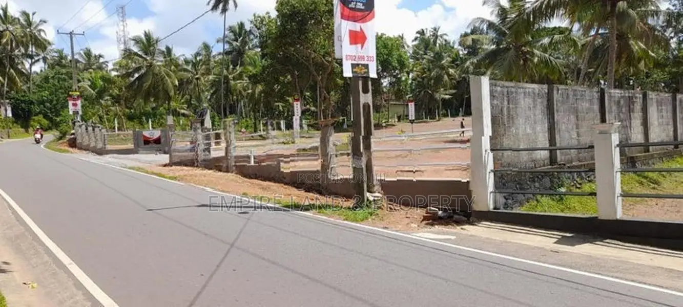 Land for Sale in Kandana City Limit Facing to Ganemulla Main Bus route