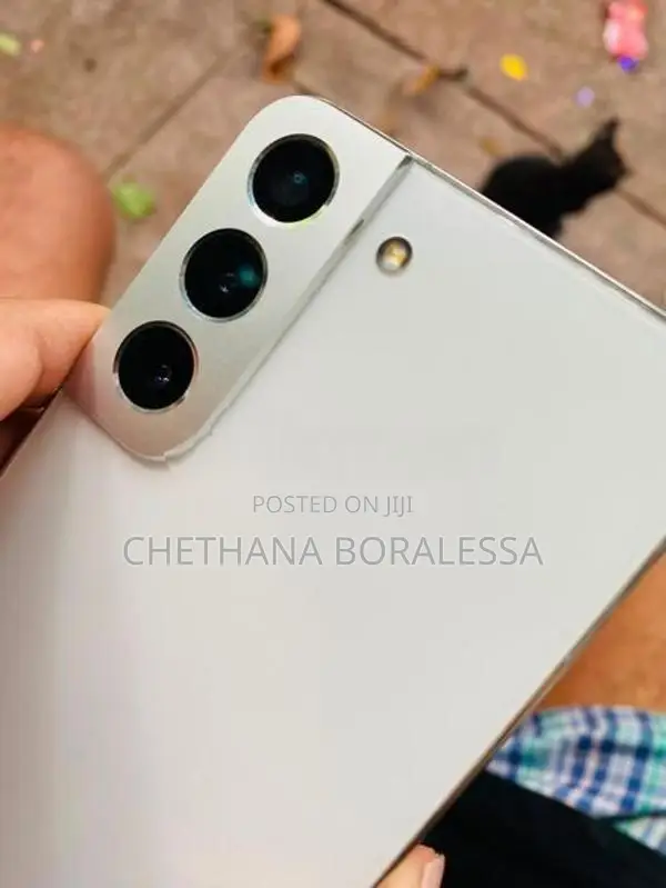 Samsung Galaxy S22 (Used)