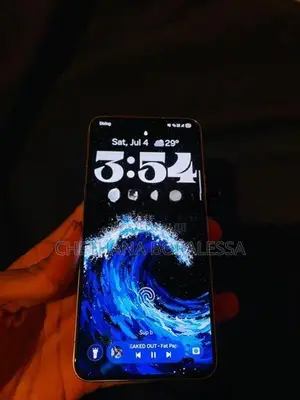 Samsung Galaxy S22 (Used)