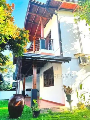 Beautiful Home with Garden Space for Sale Pannipitiya