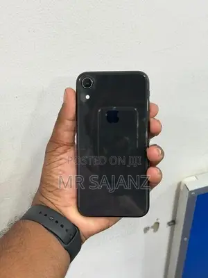 Apple iPhone XR Black Edition (Used)
