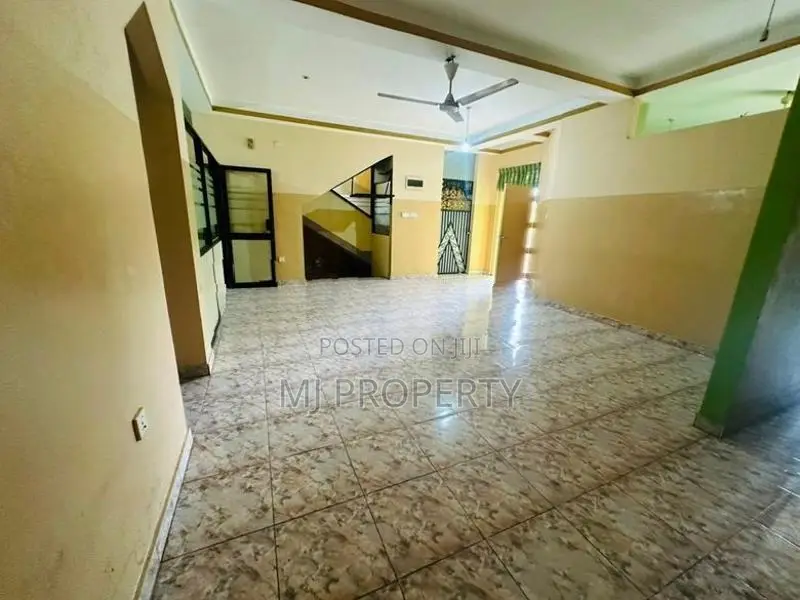 (YR-1094) Valuable Downfloor House Rent in Kottawa
