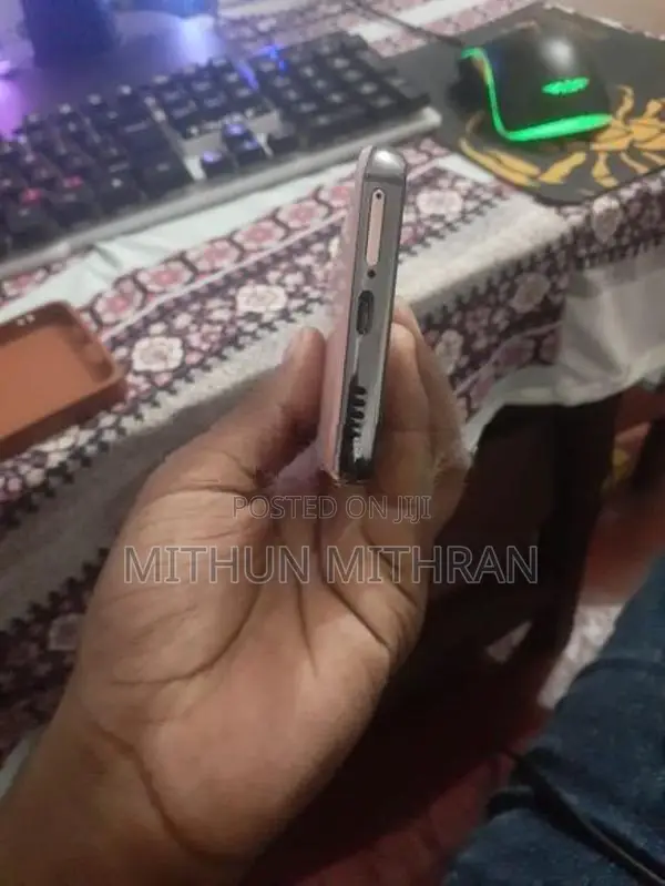 Samsung Galaxy S21 (Used)