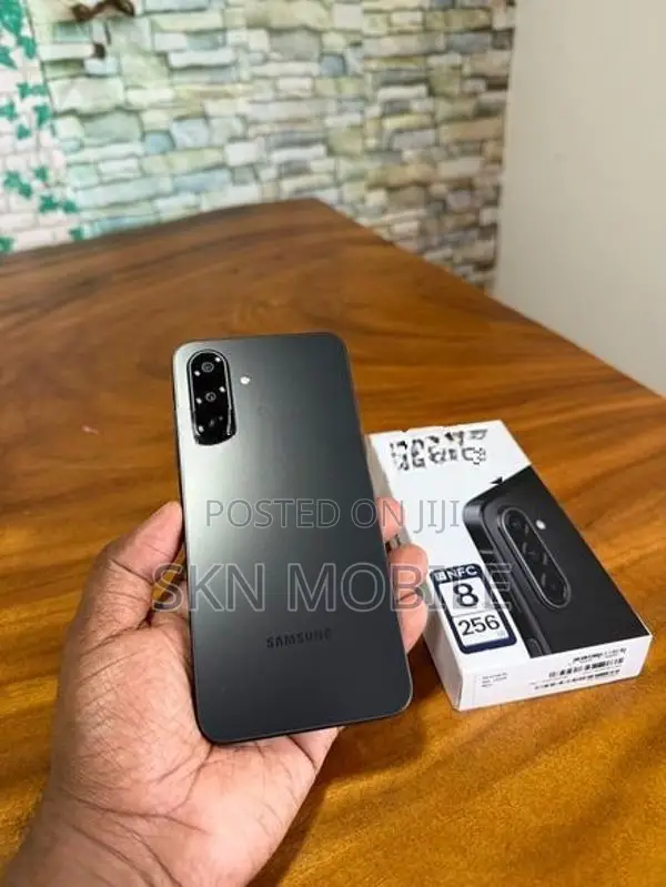 Samsung Galaxy A17 8GB 256GB 5G (Used)