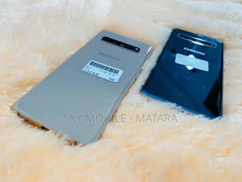 Samsung Galaxy S10 5G 8GB / 256GB (Used)