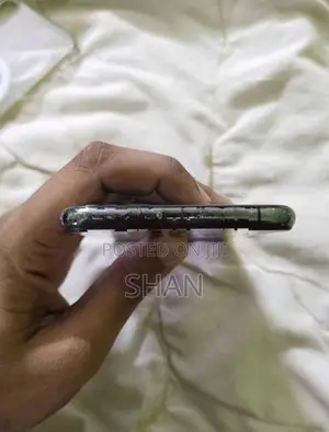 Apple iPhone XS 256GB (Used)