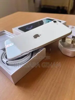 Apple iPhone SE 2 (Used)