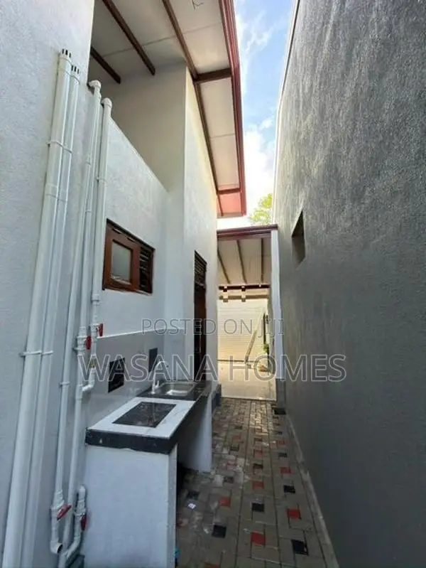Good Residential house for sale Piliyandala