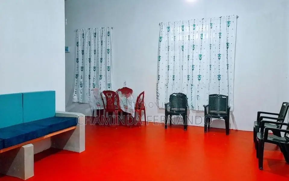 Villa for Short Term Rental in Ja Ela
