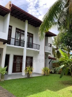 Luxury House for Sale Makuluwa Galle