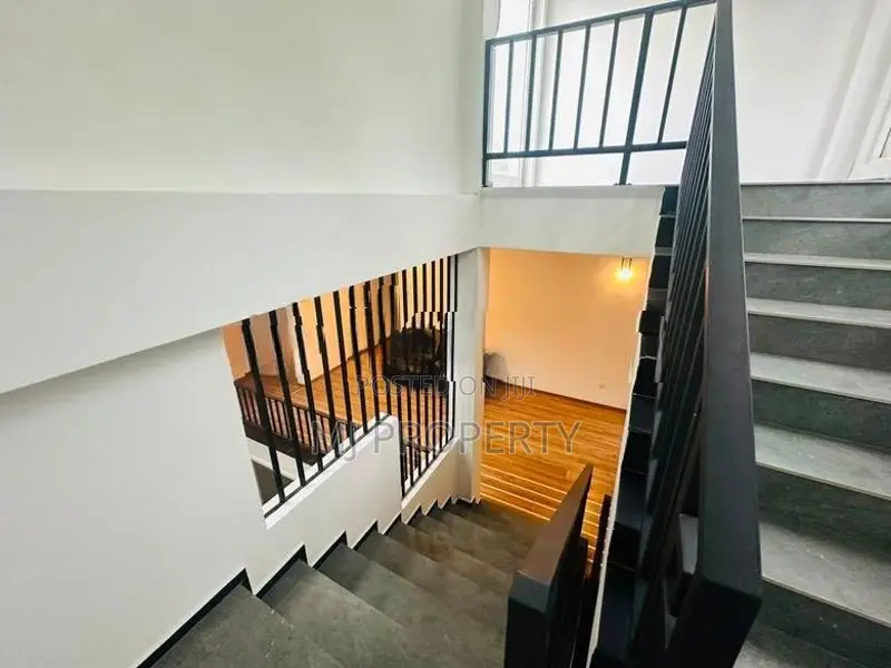 ( YR-1063) Valuable Two Storey House Rent in Athurugiriya