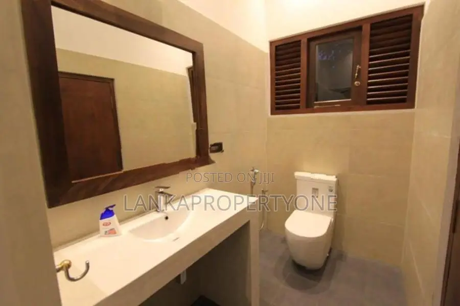 Luxury House for Sale Makuluwa Galle