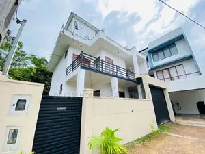 Modern 4-Bedroom House for Sale – Athurugiriya