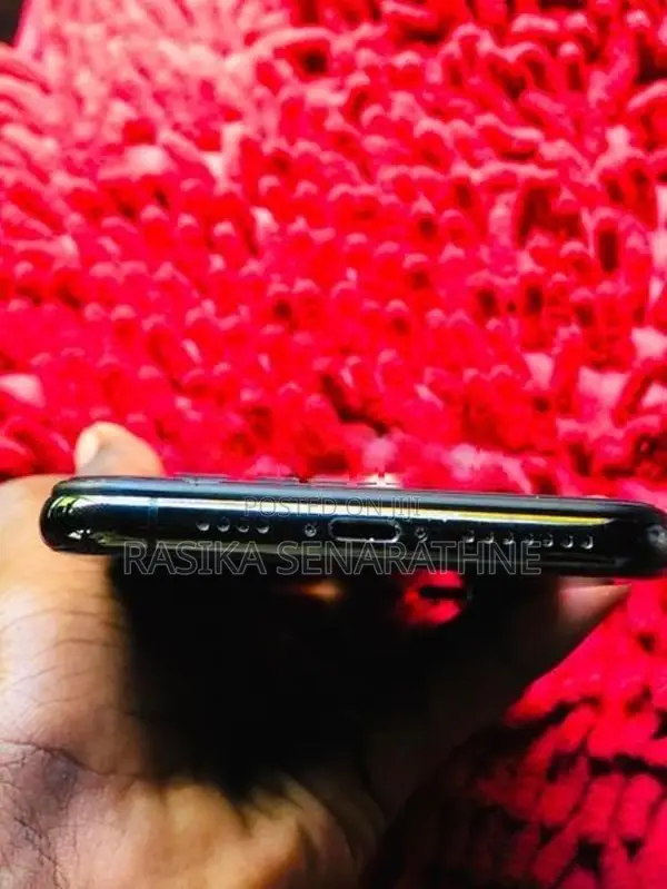 Apple iPhone XS Max (Used)