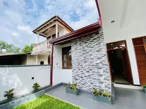 Home for Sale in Athurugiriya – Millennium City Heartland