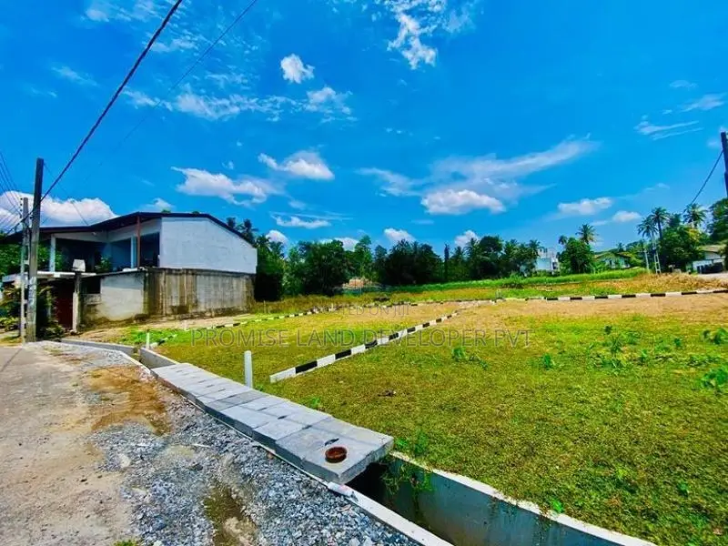 Commercial Land for Sale Athurugiriya D29