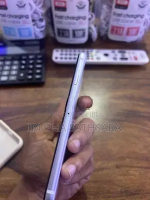 Apple iPhone SE 2 128GB (Used)