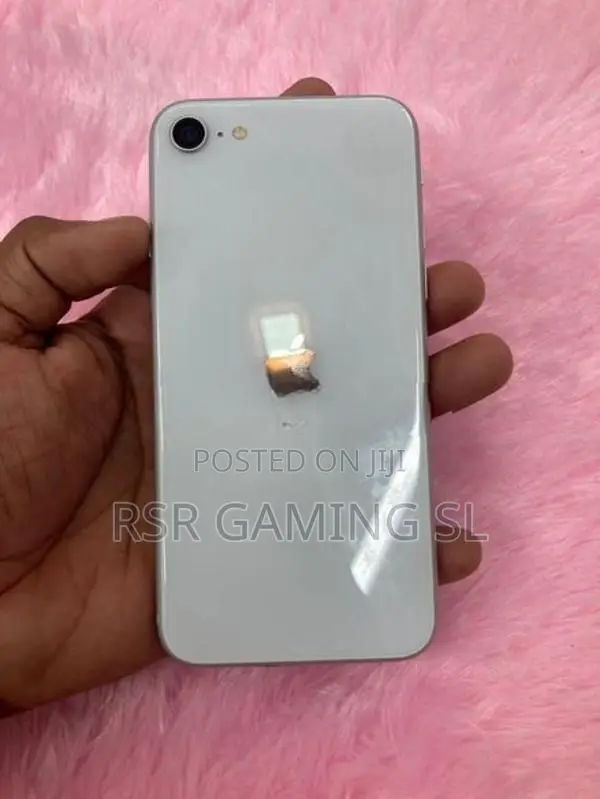 Apple iPhone SE 2 128GB (Used)