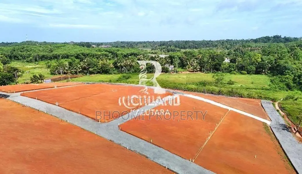 කළුතර නගරයෙන් බිම් කොටස්