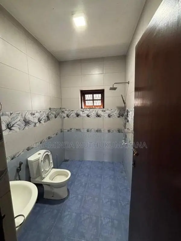 Up Stair House for Rent in Katubedda