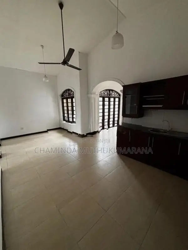 Up Stair House for Rent in Katubedda