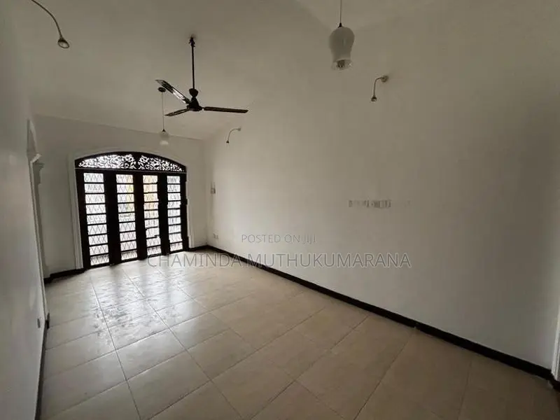 Up Stair House for Rent in Katubedda