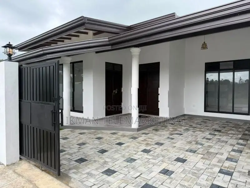 Brand New House for Sale in Moragahahena