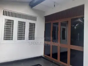Thalawathugoda Land with Old House for Sale