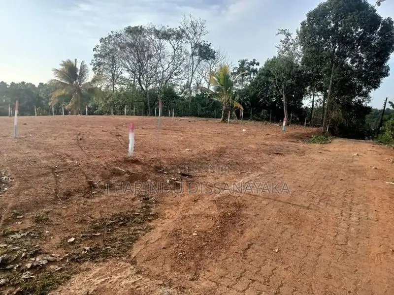 Land in Kalagedihena Sapugasthenna Plot 01
