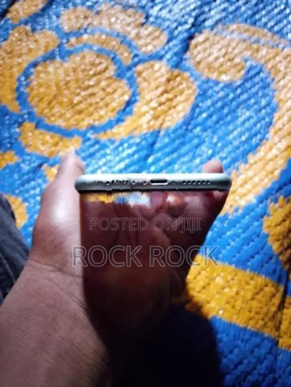 Apple iPhone 11 128gb (Used)