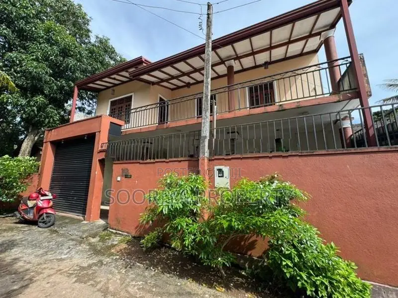 4 Bedroom 2 Storey House for Sale in Piliyandala