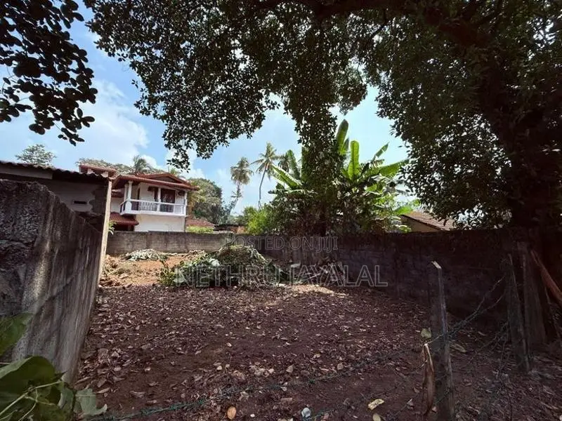8 Perch Lans for Sale in Kesbewa