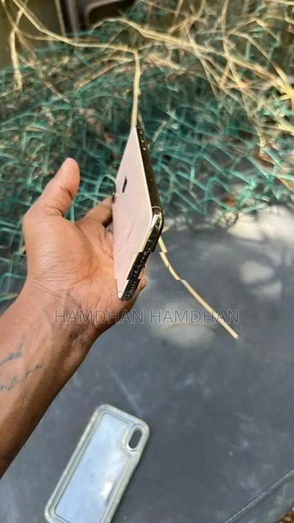 Apple iPhone XS (Used)